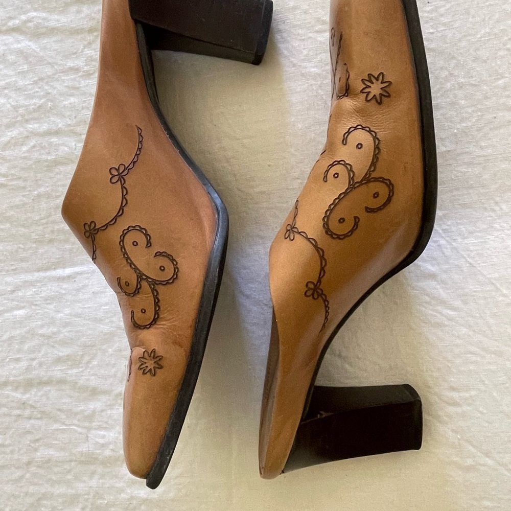 Vintage Franco Sarto Tan Leather Heels with Floral Design